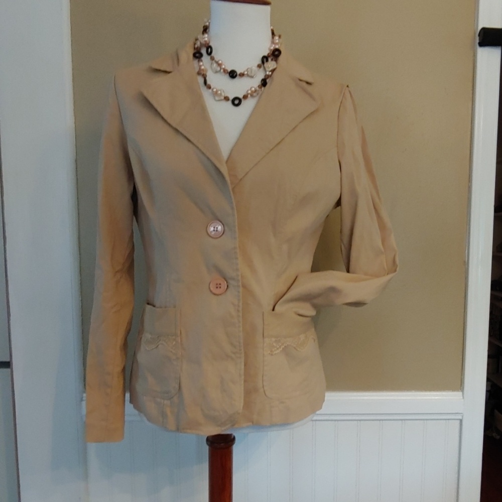 5/$35 3/$25 Papaya beige button up coat Large